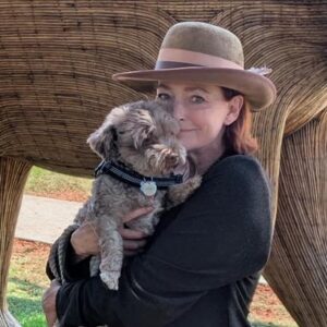 Carolyn Hennesy Instagram - Hello kats and kittens! Many of you are wanting the real scoop behind the broken leg. It’s very simple… I just got tangled up with my dog, Bela Lugosi. No one‘s fault; he just had the Zoomies and instead of stepping on him I decided to launch myself mid air and came down wrong, to say the least. That’s all.
Love to everyone!