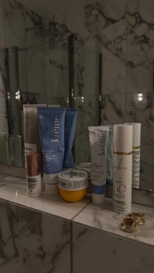 Cassandre Lapierre Instagram - Les produits skincare que je rachèterai toujours pour l'hiver ❄️ et si vous avez de reco je prends aussi :) 

skincare, winter, beauté
