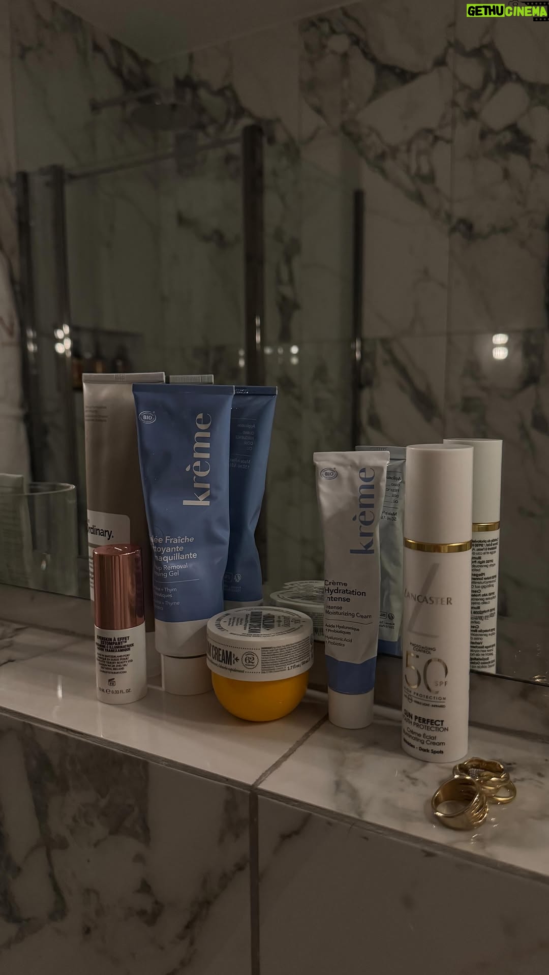 Cassandre Lapierre - 294 Likes - Les produits skincare que je rachèterai toujours pour l'hiver ❄️ et si vous avez de reco je prends aussi :) 

skincare, winter, beauté
