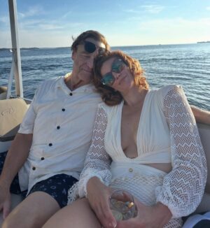 Cassidy Freeman Instagram - Grateful for these days...shooting a show on boats and beaches with incredible people that play, and then really become your family. ✨ hard to think that the next day he told Amber to STFU.