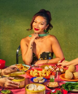 Cassie Yeung Instagram - First look at just SOME of my favorite shots from my cookbook BAD B*TCH IN THE KITCH (it’s so hard to choose!)

I wanted there to be life, energy and storytelling throughout the imagery. For it to feel like a family style meal at home or a Chinese restaurant, of course, with that extra razzle dazzle. I LOVE this book so much and I hope you will too!

It takes a village and I could not have done it without my amazing team:
Photographer @hellomydumpling 
Food @tyna.hoang 
Props/set @maggie.dimarco 
Assistants @h033e5 @sweaterpupppy @alyssaalwayshungry @scottycooksfood 
Publisher @clarksonpotter