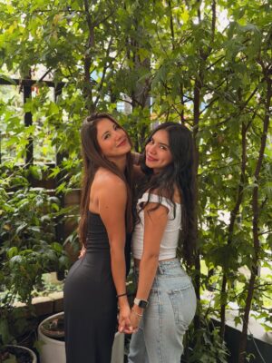 Caterin Escobar Instagram - Hoy empiezo un año más de vida y solo me puedo sentir muy afortunada de tener tanto amor. 
Un feliz cumpleaños  para mi 🥳💃🏻
Gracias Vida. Gracias Dios por tanto 🙏🏼