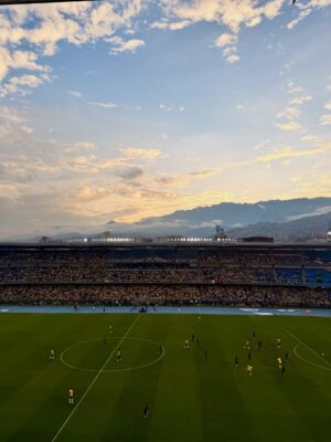 Caterin Escobar Instagram - Feliz de estar en el Pascual Guerrero viendo leyendas en la cancha. ❤️❤️❤️
Cali ✨