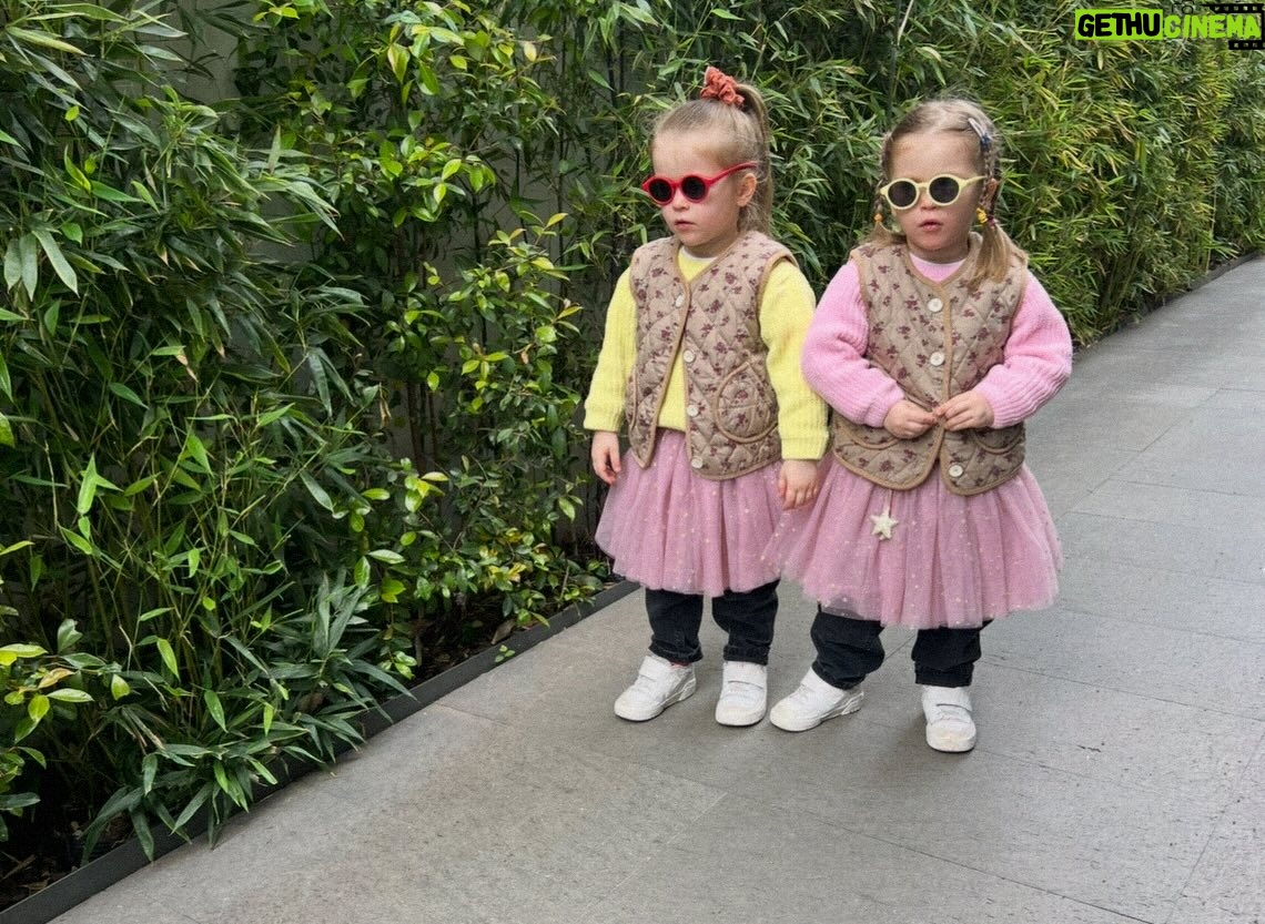 Caterina Shulha - 856 Likes - 5 anni fa, nascevano le bambine più belle, gentili e ribelli del mondo ❤️ 
Auguri ❤️