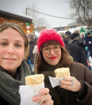 Catherine Ethier Instagram - Un hot-suisse (no soucisse, just FONDUE) au marché de Noël de Longueuil avec ma belle amie @gen_chignon_urbain (artiste derrière les splendeurs de ma rousse chevelure), a very Hallmark experience ♥️🥖🧀🎄