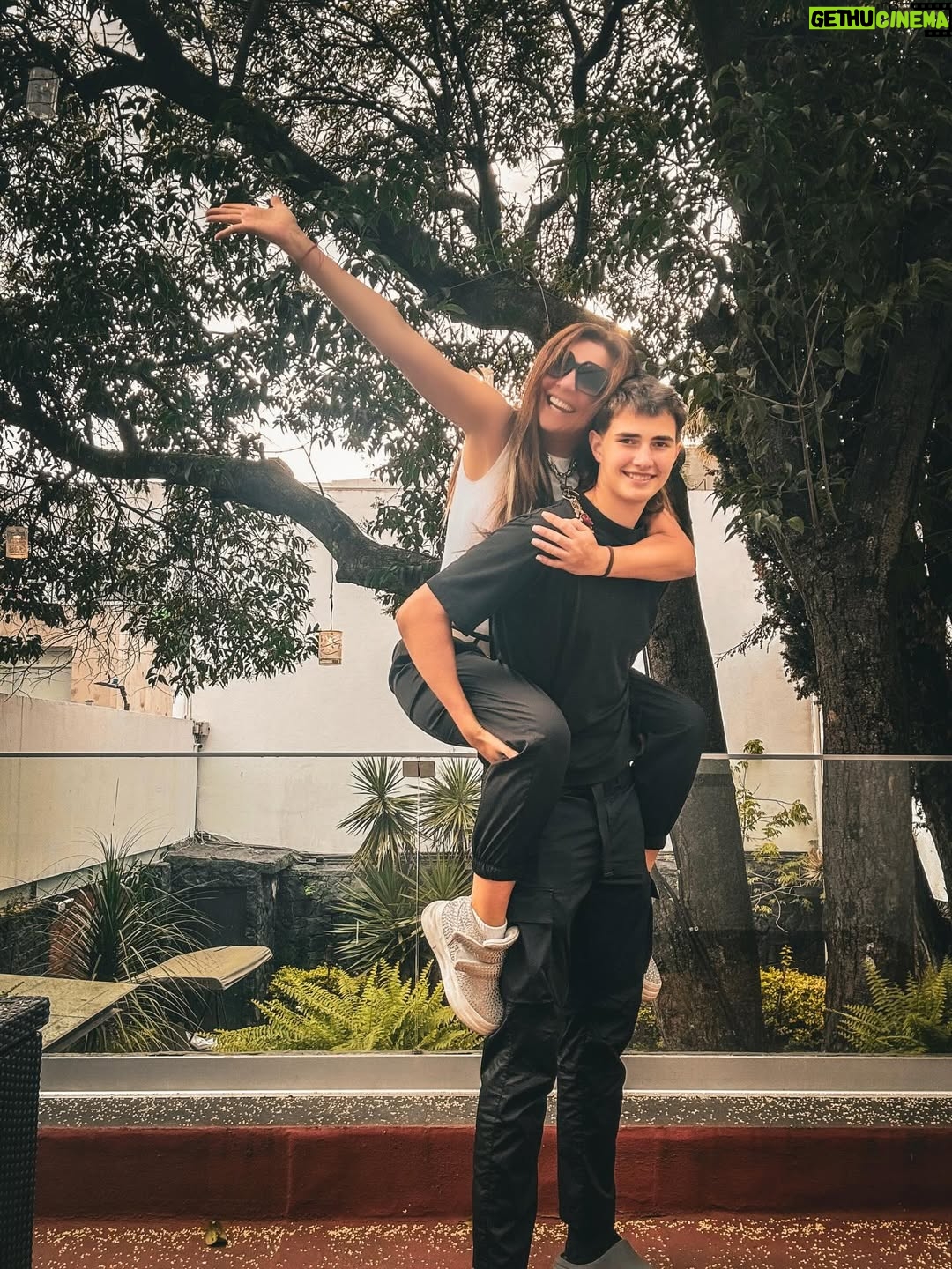 Cecilia Galliano - 56.1K Likes - Eres una bendición  enorme en mi vida @santiagorulligalliano eres de corazón noble , tierno , con valores claros y ese cariño tan especial que siempre me regalas hacen que mi vida sea completa … me encanta verte reir , hacer tus chistes ocurrentes que luches por lo que amas y disfrutes el básquetbol con tanta pasión, disciplina y constancia . 
Naciste un 15 de enero 2010 y eras un angelito pequeño hoy con tu 1.99 de altura no entra el corazón enorme que tienes . Estoy orgullosa de ti en lo que vas convirtiendo … nunca dejarás de ser mi niño pequeño .
Que todo lo que sueñas el universo te lo entregue 🙏 por el gran amor que tienes ! Siempre estaremos en el mismo barco , te acompañaré siempre a cada paso que des y nos seguiremos divirtiendo en este camino ♥️♥️♥️ feliz cumpleaños Mi pequeño gigante !!! Te amo Mamá