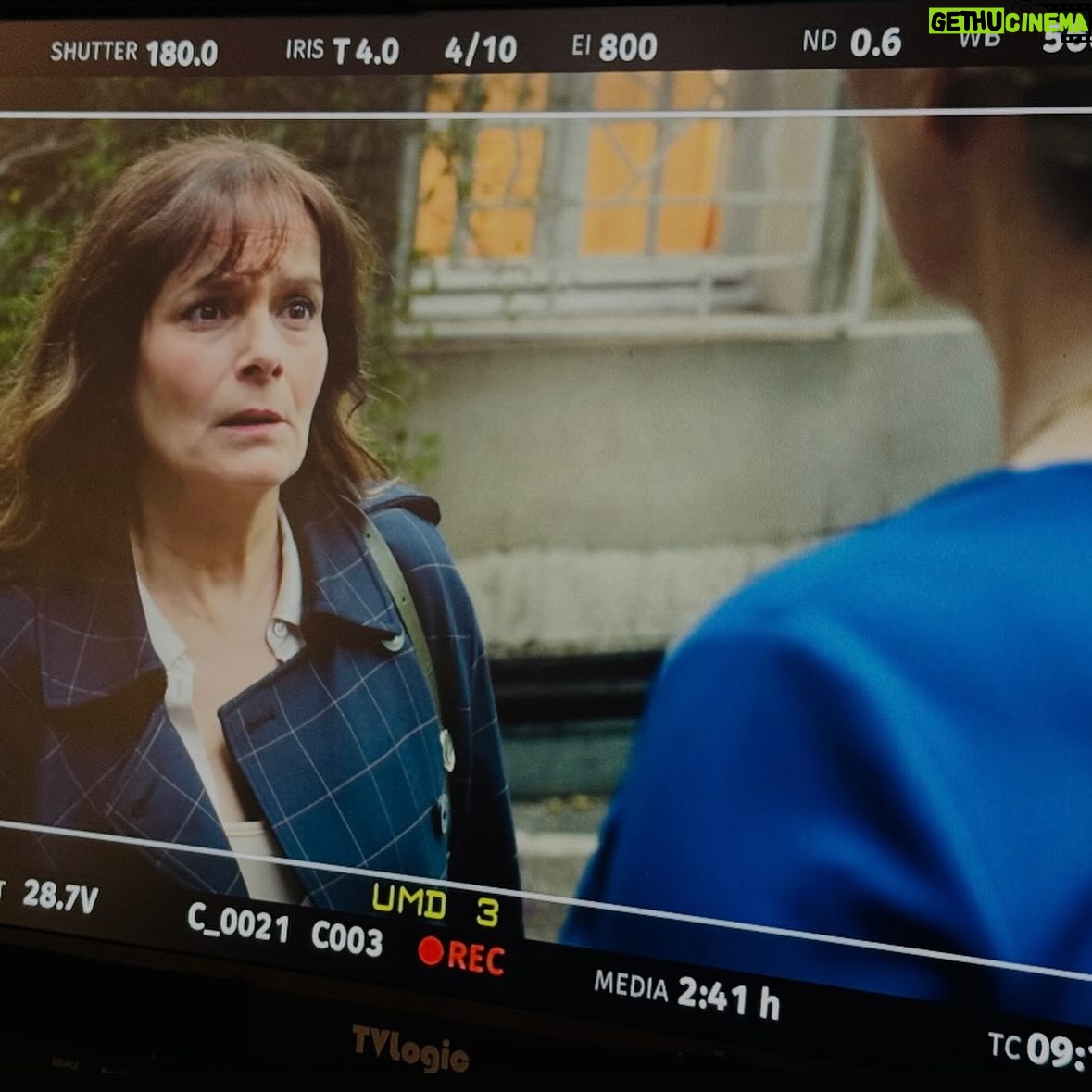Cécilia Hornus - 1.2K Likes - Je viens d’achever la dernière intrigue qui concerne le personnage de Blanche que j’incarne pour la série @pblvofficiel.

J’ai eu à cette occasion l’honneur de défendre un sujet sensible, d’actualité, puisqu’il est au cœur des débats de notre société. 

La fin de vie, le suicide assisté, sont autant de thèmes majeurs sur lesquels nous devons nous pencher, réfléchir. 

Notre feuilleton, une fois de plus, aborde ces questions essentielles au travers de mon personnage, et en compagnie de mes partenaires de jeu @davidbrecourtofficiel , @agathe_delaboulaye, @laurentkerusore @annedecisoff. 

Tant de voyages en train qui m’ont permis de réfléchir et travailler des séquences d’une force incroyable. 

Merci à @fmounch et @larocheposay dont les produits soulagent ma peau dans ces périodes de tournage intenses, et à @swcoloriste pour @le_studio_coloriste qui veille aux raccords couleur pour la coiffure de de mon personnage. 

Un grand merci également aux auteurs pour leur confiance toujours renouvelée et à la coach @sdlr65 qui m’a particulièrement accompagnée sur cette arche délicate et puissante. 

J’espère que vous serez touchés par cette histoire qui met en jeu de l’amour, de la tolérance, de l’empathie, de la réflexion, du courage, de l’abnégation, et de la resilience. Et tant d’émotion à voir sur @tf1 @tf1plus et @tfxtv. 

A bientôt pour de nouvelles aventures. 
Passez un très bel été. 

#pblvofficiel #intrigue
#blanchemarci #sujetdesociete