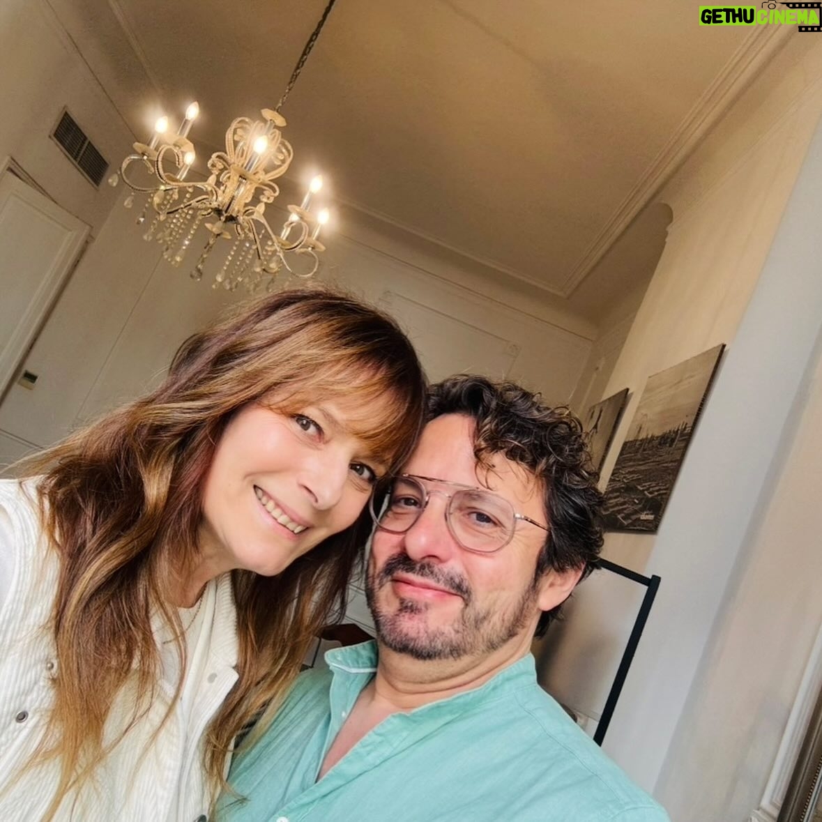 Cécilia Hornus - 1.2K Likes - Je viens d’achever la dernière intrigue qui concerne le personnage de Blanche que j’incarne pour la série @pblvofficiel.

J’ai eu à cette occasion l’honneur de défendre un sujet sensible, d’actualité, puisqu’il est au cœur des débats de notre société. 

La fin de vie, le suicide assisté, sont autant de thèmes majeurs sur lesquels nous devons nous pencher, réfléchir. 

Notre feuilleton, une fois de plus, aborde ces questions essentielles au travers de mon personnage, et en compagnie de mes partenaires de jeu @davidbrecourtofficiel , @agathe_delaboulaye, @laurentkerusore @annedecisoff. 

Tant de voyages en train qui m’ont permis de réfléchir et travailler des séquences d’une force incroyable. 

Merci à @fmounch et @larocheposay dont les produits soulagent ma peau dans ces périodes de tournage intenses, et à @swcoloriste pour @le_studio_coloriste qui veille aux raccords couleur pour la coiffure de de mon personnage. 

Un grand merci également aux auteurs pour leur confiance toujours renouvelée et à la coach @sdlr65 qui m’a particulièrement accompagnée sur cette arche délicate et puissante. 

J’espère que vous serez touchés par cette histoire qui met en jeu de l’amour, de la tolérance, de l’empathie, de la réflexion, du courage, de l’abnégation, et de la resilience. Et tant d’émotion à voir sur @tf1 @tf1plus et @tfxtv. 

A bientôt pour de nouvelles aventures. 
Passez un très bel été. 

#pblvofficiel #intrigue
#blanchemarci #sujetdesociete