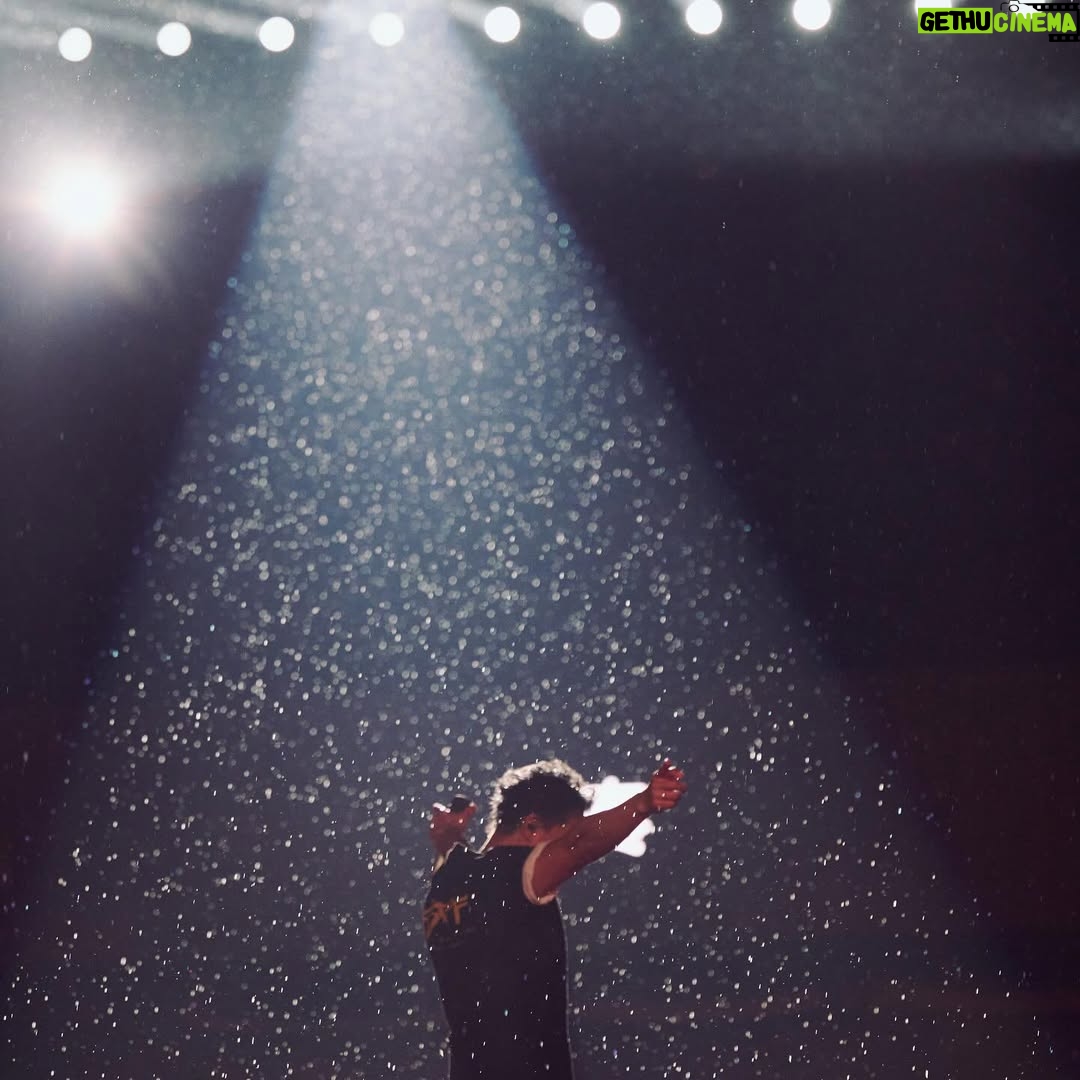 Celina Jade - 4.8K Likes - Hubby @realhangeng rocked it at his 20th anniversary concert in Beijing on Saturday! Nature was the perfect backdrop as he unknowingly called on the rain & storm with all his water themed songs and lyrics 🤭. It was a true spectacle. Proves to show one must always follow their heart and do what they love as the universe will support and things will flow. Never waste a gift God’s given you. Im a proud wife! Thanks to all our friends and family and wonderful 庚饭 that came to support! 💛 Our little one was so proud to be daddy’s girl and the tiny one in my belly was kicking and dancing to daddy’s music the whole time.