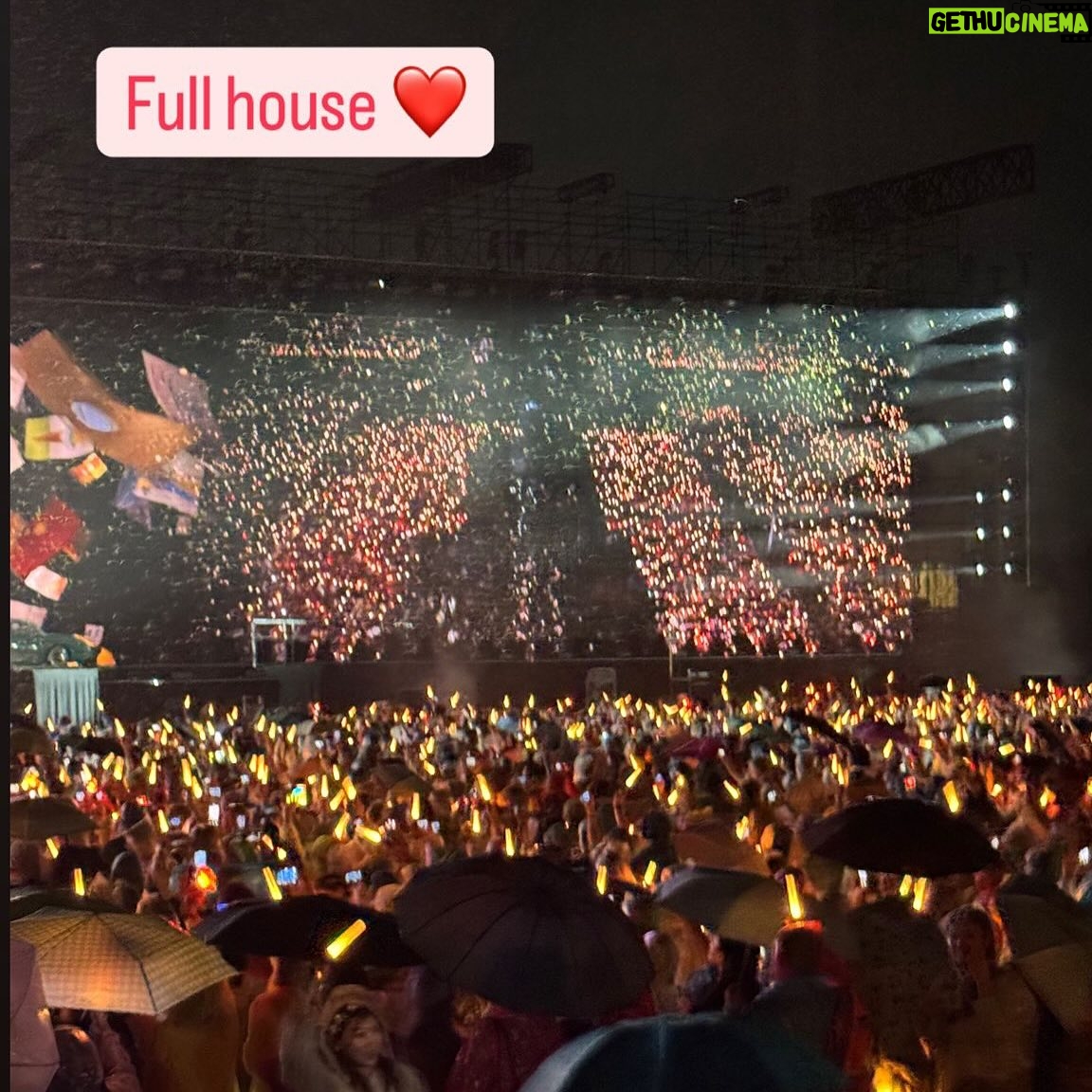 Celina Jade - 4.8K Likes - Hubby @realhangeng rocked it at his 20th anniversary concert in Beijing on Saturday! Nature was the perfect backdrop as he unknowingly called on the rain & storm with all his water themed songs and lyrics 🤭. It was a true spectacle. Proves to show one must always follow their heart and do what they love as the universe will support and things will flow. Never waste a gift God’s given you. Im a proud wife! Thanks to all our friends and family and wonderful 庚饭 that came to support! 💛 Our little one was so proud to be daddy’s girl and the tiny one in my belly was kicking and dancing to daddy’s music the whole time.