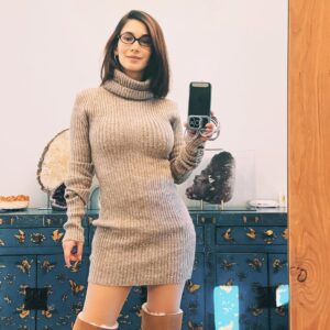 Celina Jade Instagram - Slowly finding my rhythm postpartum