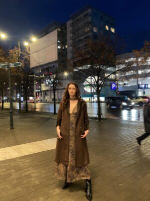 Ceren Koç Instagram - Listened shingo02 so many times that morning, had struggle doin my hair, sent so many voicemail. Since we call it Lo-Fi, here, my Street Carpet Look 🤎🖤