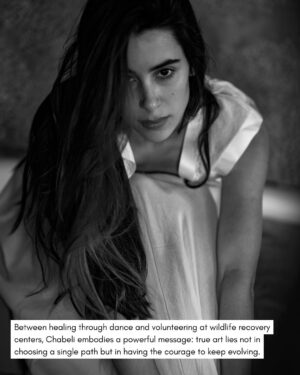 Chabeli Sastre González Instagram - 🇮🇹/🇬🇧
Nata a Cuba e cresciuta con la danza come sottofondo della sua infanzia, @ChabeliSastreGonzalez ha trovato nel teatro e nel cinema una valvola di sfogo e un modo per raccontare storie che toccano il cuore. Se le produzioni di Netflix vi sono familiari infatti, l’avrete probabilmente riconosciuta come Camilla Govender Rossi della serie tv ‘Baby’ - sorella di Nicolò, interpretato da @Lorenzo_Zurzolo - o magari l’avete vista nel film ‘La Svolta’ di @RiccardoAntonaroli. Eppure, dopo una parentesi dedicata alla recitazione, Chabeli ha scelto di tornare alle sue radici: la danza. Un viaggio che oggi prosegue con la danzaterapia, dove il movimento diventa strumento di cura e riflessione. Tra passi di danza e audizioni, Chabeli ci insegna che libertà e appartenenza nascono dalla capacità di scegliere ogni giorno chi vogliamo essere.

Scopri la sua storia nell’articolo di Camilla Levanti (@cami_levanti) sul nostro sito web, LINK IN BIO.
-
Born in Cuba and raised with dance as the backdrop of her childhood, @ChabeliSastreGonzalez found an outlet in theater and cinema, a way to tell stories that touch the heart. If you’re familiar with Netflix productions, you’ve likely recognized her as Camilla Govender Rossi from the series ‘Baby’ - sister to Nicolò, played by @Lorenzo_Zurzolo - or perhaps you’ve seen her in the film ‘La Svolta’ by @RiccardoAntonaroli. However, after a chapter devoted to acting, Chabeli chose to return to her roots: dance. Today, her journey continues with dance therapy, where movement becomes a tool for healing and self-reflection. Through dance steps and auditions, Chabeli shows us that freedom and belonging are born from the ability to choose who we want to be, every single day.

Discover her story in the article by Camilla Levanti (@cami_levanti) on our website, LINK IN BIO.

#NotYet #NotYetMagazine #NewMagazine #IndependentMagazine #IndiependentMagazine #IndieMag #IndieMagazine #Rivista #CreativeJournalling #ArtistMagazine #CultureMagazine #YoungCreatives #YoungArtistsHelp #ArtistiEmergenti #Emergenti #EmergingTalent #InternationalTalent #EmergingArtistPlatform #CubanDance #CubanDancer #DanceTherapy #BabyNetflix #NetflixIta #YoungActress