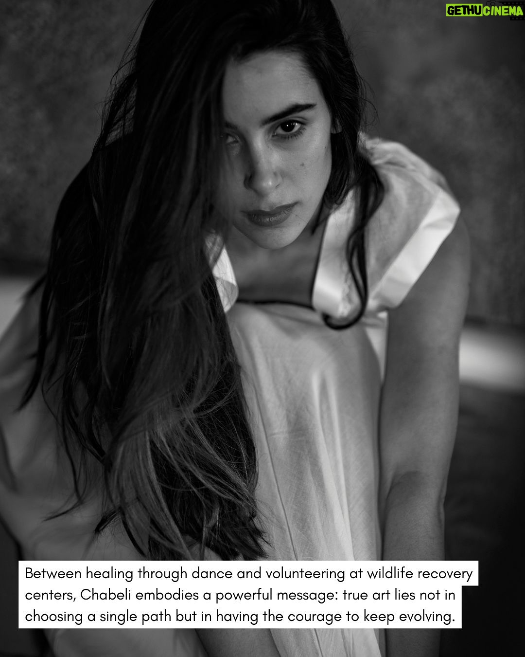 Chabeli Sastre González - 2K Likes - 🇮🇹/🇬🇧
Nata a Cuba e cresciuta con la danza come sottofondo della sua infanzia, @ChabeliSastreGonzalez ha trovato nel teatro e nel cinema una valvola di sfogo e un modo per raccontare storie che toccano il cuore. Se le produzioni di Netflix vi sono familiari infatti, l’avrete probabilmente riconosciuta come Camilla Govender Rossi della serie tv ‘Baby’ - sorella di Nicolò, interpretato da @Lorenzo_Zurzolo - o magari l’avete vista nel film ‘La Svolta’ di @RiccardoAntonaroli. Eppure, dopo una parentesi dedicata alla recitazione, Chabeli ha scelto di tornare alle sue radici: la danza. Un viaggio che oggi prosegue con la danzaterapia, dove il movimento diventa strumento di cura e riflessione. Tra passi di danza e audizioni, Chabeli ci insegna che libertà e appartenenza nascono dalla capacità di scegliere ogni giorno chi vogliamo essere.

Scopri la sua storia nell’articolo di Camilla Levanti (@cami_levanti) sul nostro sito web, LINK IN BIO.
-
Born in Cuba and raised with dance as the backdrop of her childhood, @ChabeliSastreGonzalez found an outlet in theater and cinema, a way to tell stories that touch the heart. If you’re familiar with Netflix productions, you’ve likely recognized her as Camilla Govender Rossi from the series ‘Baby’ - sister to Nicolò, played by @Lorenzo_Zurzolo - or perhaps you’ve seen her in the film ‘La Svolta’ by @RiccardoAntonaroli. However, after a chapter devoted to acting, Chabeli chose to return to her roots: dance. Today, her journey continues with dance therapy, where movement becomes a tool for healing and self-reflection. Through dance steps and auditions, Chabeli shows us that freedom and belonging are born from the ability to choose who we want to be, every single day.

Discover her story in the article by Camilla Levanti (@cami_levanti) on our website, LINK IN BIO.

#NotYet #NotYetMagazine #NewMagazine #IndependentMagazine #IndiependentMagazine #IndieMag #IndieMagazine #Rivista #CreativeJournalling #ArtistMagazine #CultureMagazine #YoungCreatives #YoungArtistsHelp #ArtistiEmergenti #Emergenti #EmergingTalent #InternationalTalent #EmergingArtistPlatform #CubanDance #CubanDancer #DanceTherapy #BabyNetflix #NetflixIta #YoungActress