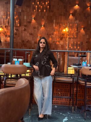 Chaitanya Instagram - Outfit check 2….
Top : Pantaloons
Pant :Westside