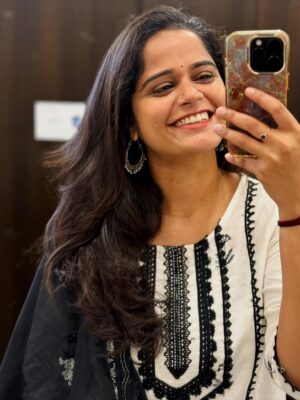 Chaitanya Instagram - Outfit check 3 : this outfit has become one of my fav very elegant and looks so good on me by Aurelia…
#instagram #insta #instapic