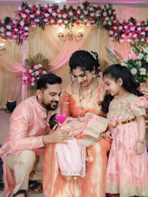Chaitra Rai Instagram - Tiny feet, big blessings, and a name chosen with love 🧿🌸♥️🙏🏻

Prishka - ಪ್ರಿಷ್ಕಾ meaning :God’s precious gift,A divine and pure soul,Beloved, One who is deeply loved 🥰 @prishkashetty_official 

💄: @makeoverby_sowmyamanjunath ♥️
📸 : @vkfilms.in_ 
Decor: @aura_event_studio 

#cradleceremony #namingceremony #babygirl #chaithrarai17