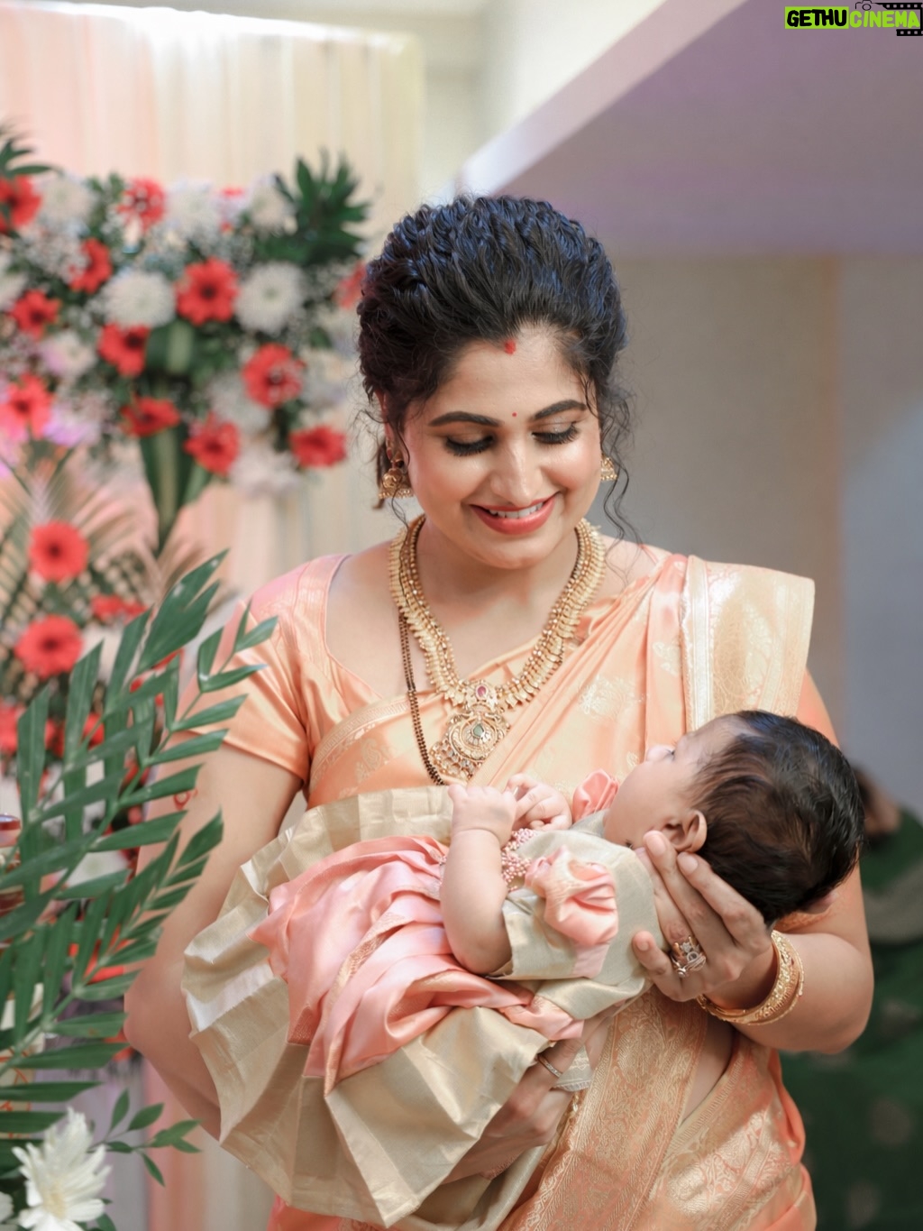 Chaitra Rai - 101.5K Likes - Tiny feet, big blessings, and a name chosen with love 🧿🌸♥️🙏🏻

Prishka - ಪ್ರಿಷ್ಕಾ meaning :God’s precious gift,A divine and pure soul,Beloved, One who is deeply loved 🥰 @prishkashetty_official 

💄: @makeoverby_sowmyamanjunath ♥️
📸 : @vkfilms.in_ 
Decor: @aura_event_studio 

#cradleceremony #namingceremony #babygirl #chaithrarai17