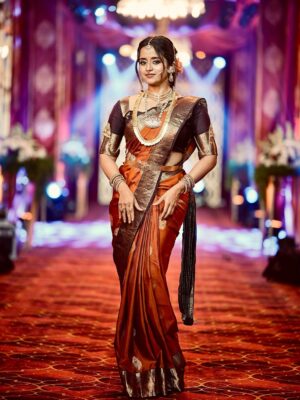 Chaitra Vasudevan Instagram - Zee kutumba 2025 
.
.
Mua @makeover_by_ranju_gowda 
Pc @prutviphotography
Jewels @nk_jewelshouse
Saree @dt_bridalstudio