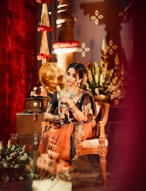 Chaitra Vasudevan Instagram - Zee kutumba 2025 
.
.
Mua @makeover_by_ranju_gowda 
Pc @prutviphotography
Jewels @nk_jewelshouse
Saree @dt_bridalstudio