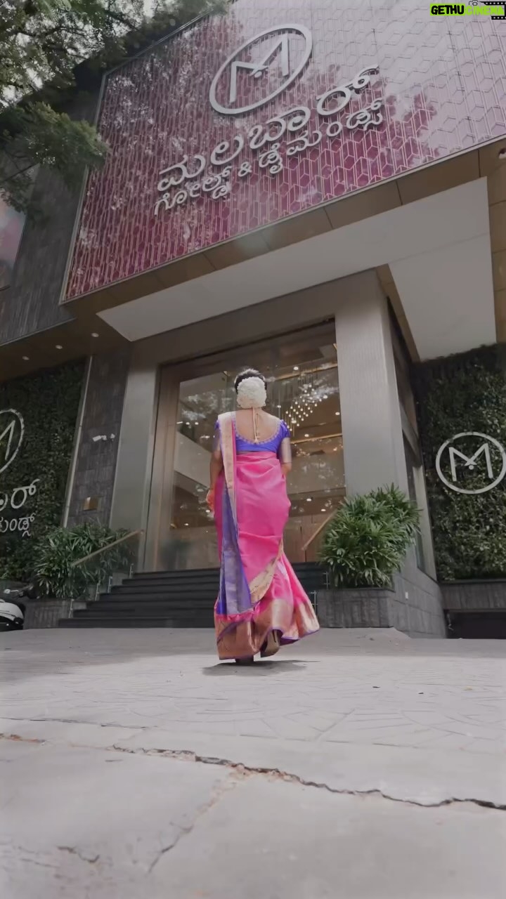 Chandana Gowda - 889 Likes - Can’t wait to check some exclusive New Collections at @malabargoldanddiamonds Jayanagar

Well I’ve some exciting news for you ….

Yes you heard me right @malabargoldanddiamonds will be showcasing all the exclusive collections in Artistry Show, which is happening from June 29th to July 7th at Jaynagar 2nd block .

Do drop by and pick one of yours favourite collections ❤

#malabargoldanddiamonds #jewelry #jewellerydesign #bridalcollection #artistryshow #artineveryjewel #luxurydesign #luxuryjewelry #bridesofindia #malabargold #reels #reelsinstagram #reelsvideo #jewelrygram #jewelrylover #jewelryaddict #jewellerycollection