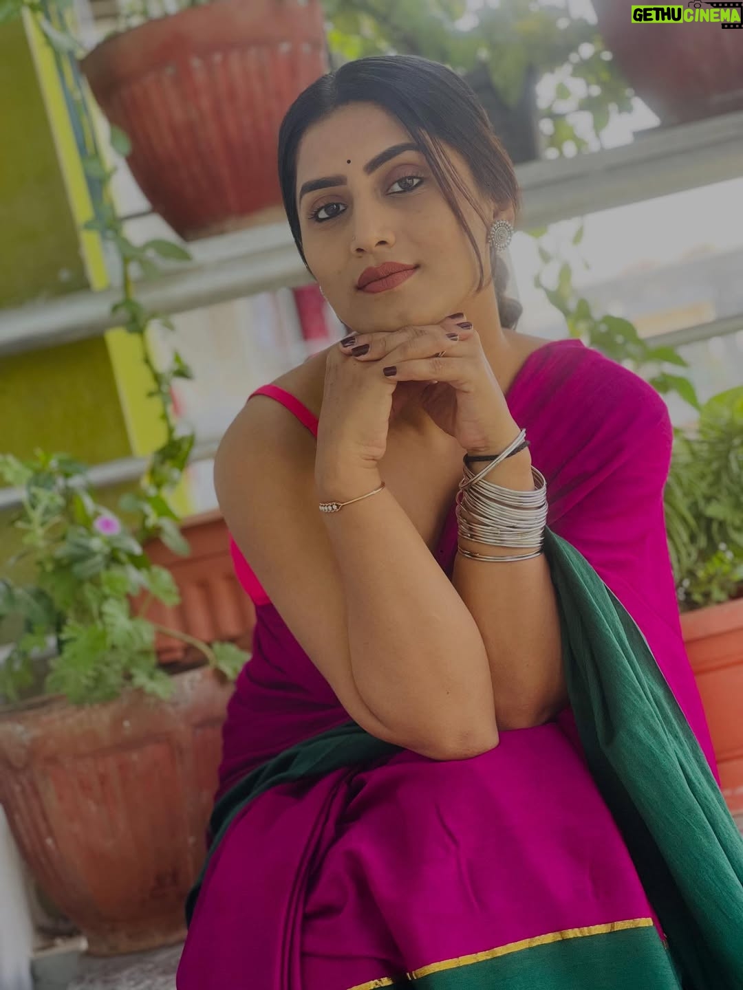 Chandana Gowda - 3 Likes - Wearing the absolute favourite 

@suta_bombay 
@sutaqommunity 

#saree #sareefashion #instamood #sareelove #sutabombay
