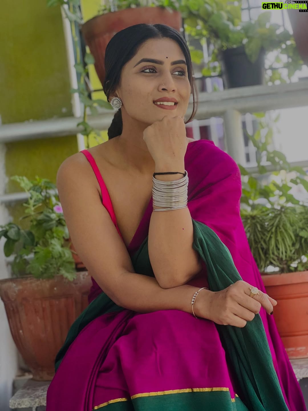 Chandana Gowda - 3 Likes - Wearing the absolute favourite 

@suta_bombay 
@sutaqommunity 

#saree #sareefashion #instamood #sareelove #sutabombay
