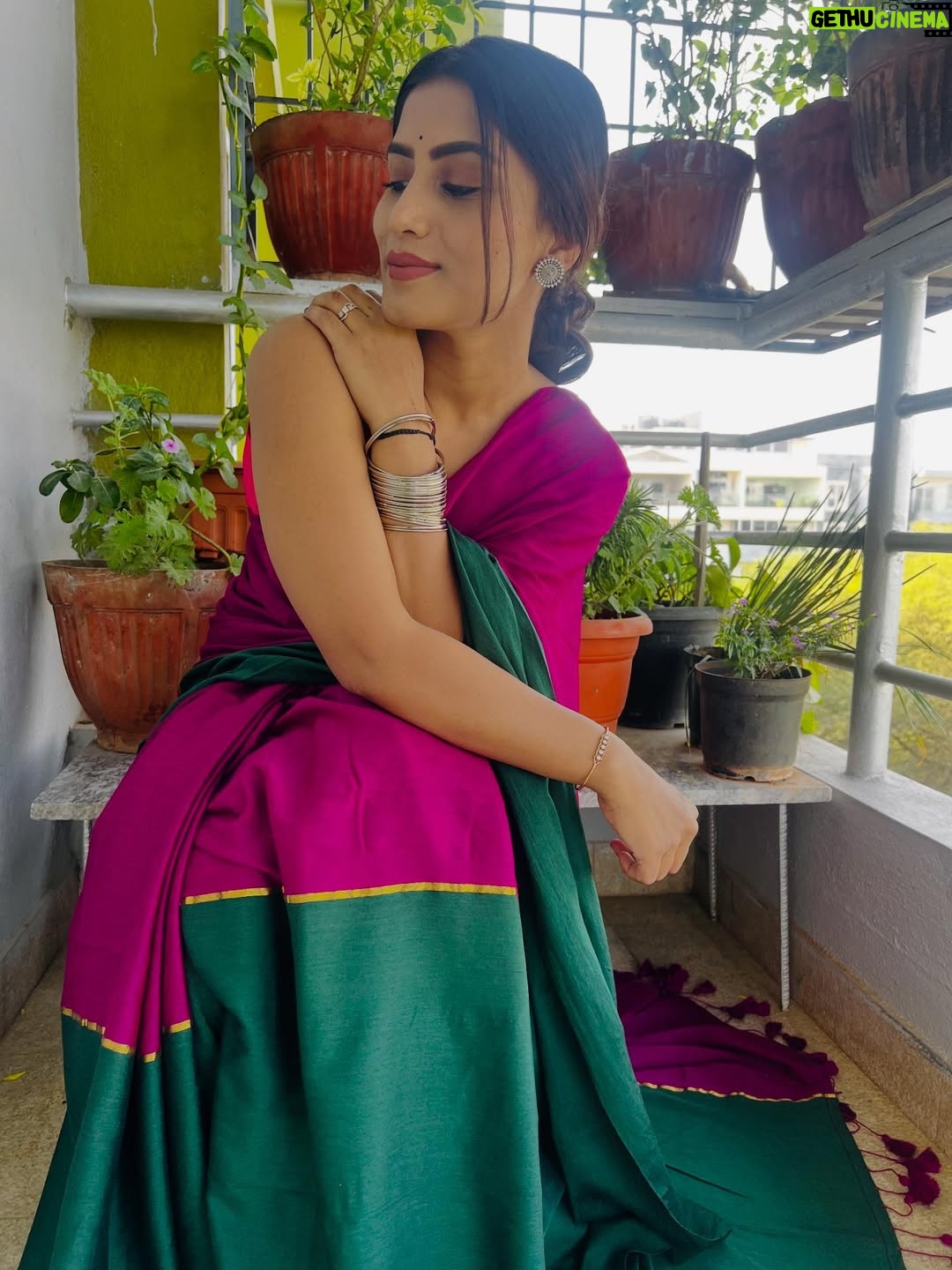 Chandana Gowda - 3 Likes - Wearing the absolute favourite 

@suta_bombay 
@sutaqommunity 

#saree #sareefashion #instamood #sareelove #sutabombay