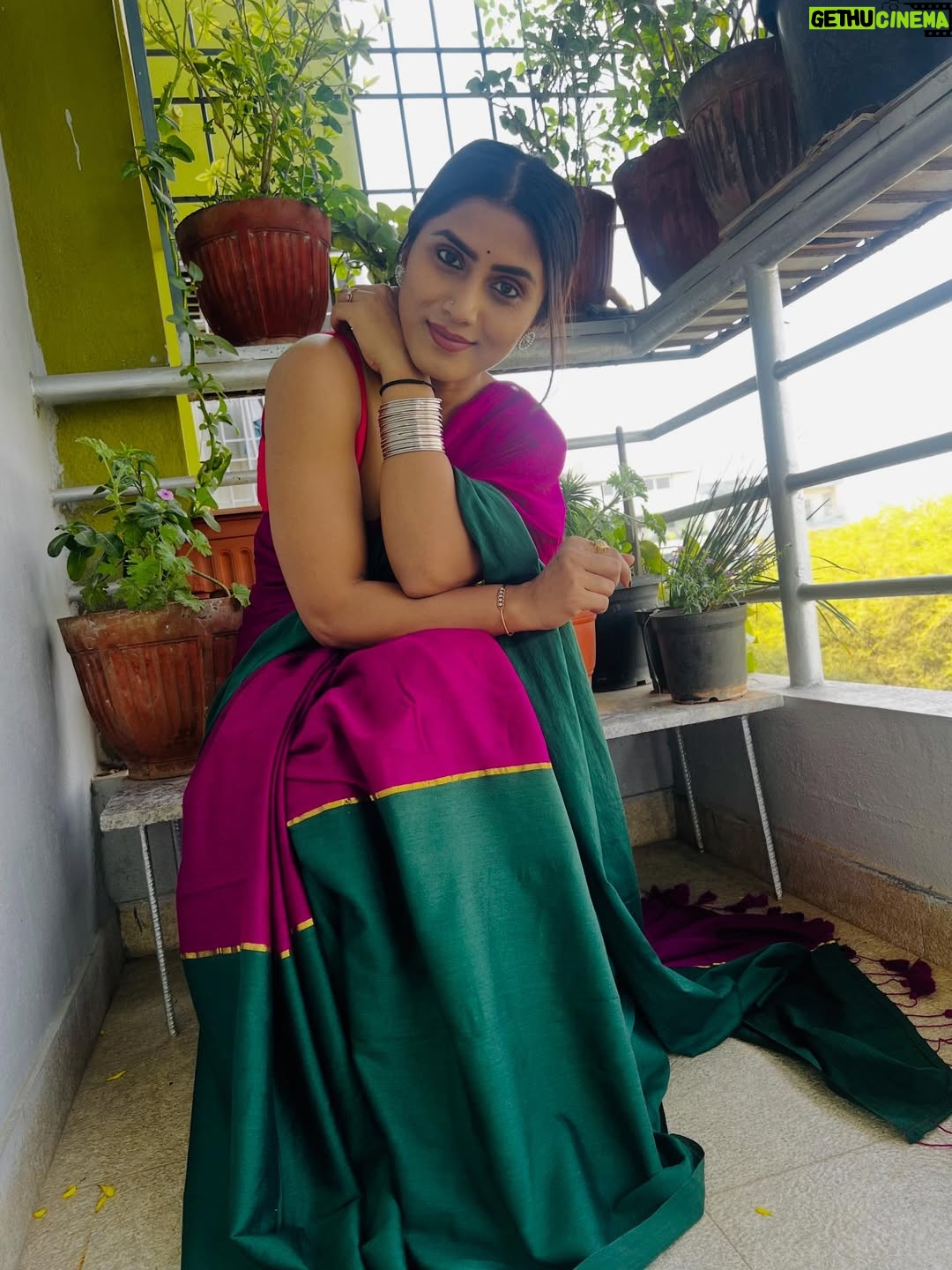 Chandana Gowda - 3 Likes - Wearing the absolute favourite 

@suta_bombay 
@sutaqommunity 

#saree #sareefashion #instamood #sareelove #sutabombay