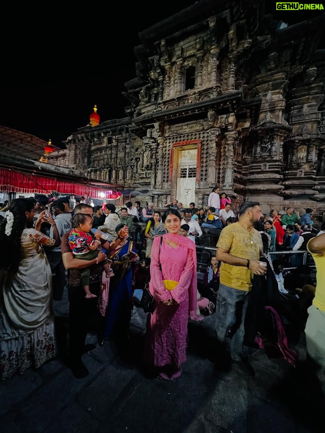 Chandana Gowda - 3 Likes - My strength •My hope •My protector ❤️

Thank you for one of the most organised trip @saishishirtours 

#pandarapura #kollapura #maharastra #divine #godisfirst