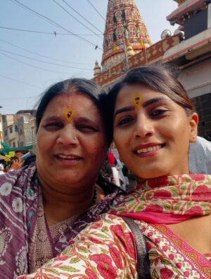 Chandana Gowda Instagram - My strength •My hope •My protector ❤️

Thank you for one of the most organised trip @saishishirtours 

#pandarapura #kollapura #maharastra #divine #godisfirst