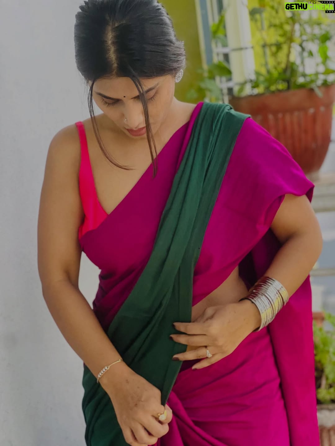 Chandana Gowda - 3 Likes - Wearing @sutaqommunity 

#saree #sareelovstyle😍😘