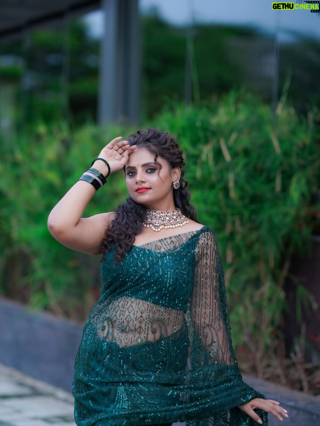 Cherika R Murthy - 2.8K Likes - Click by @dream_pictures7349 
Outfit by @viha.alankar 
Makeover by @makeoverwith_kavya_aradya 
Hairstyle 
Jewel @kushal_kaari_fashion_jewelry