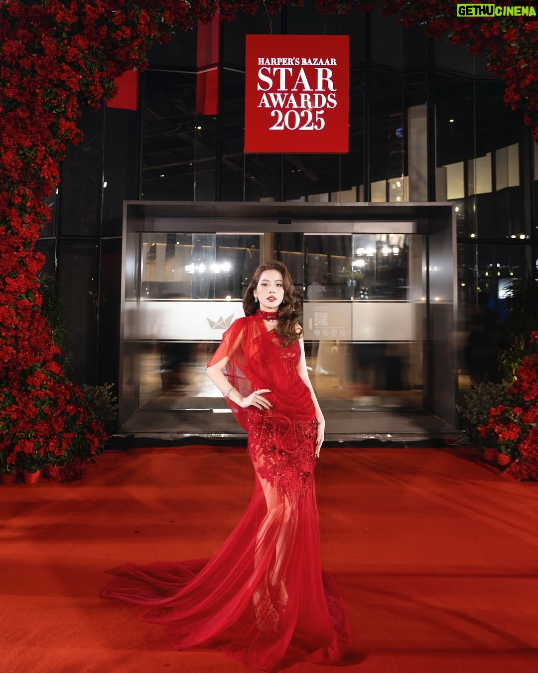 Chi Pu - 46.4K Likes - Không có hành trình nào là dễ dàng, nhưng mỗi khoảnh khắc được ghi nhận lại khiến mọi nỗ lực đều xứng đáng. Cảm ơn Harper’s Bazaar Vietnam vì đã vinh danh Chi với giải thưởng Female Singer of the Year – Pop.
Một nguồn cảm hứng mới cho hành trình phía trước, năm sau hứa ra nhiều nhạc ạ 🤭 

————————————
Stylist : @kenxy.pham 
Costume : @shebyhoanguyen @thuong_gia_ky 
Jewelry : @bvlgari 
Make up and hair : @hiwon_makeup @hiwon2412 @jiminhw309 
Photographer : @hainguyenstudio @sunflower.chipu 

#chipu #harpersbazaar #bvlgari #bvlgarivn