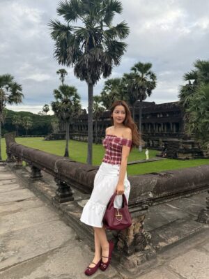 Chi Pu Instagram - Last chapter of the year, please be kind 🙏🏻✨