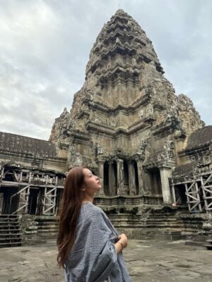 Chi Pu Instagram - Last chapter of the year, please be kind 🙏🏻✨