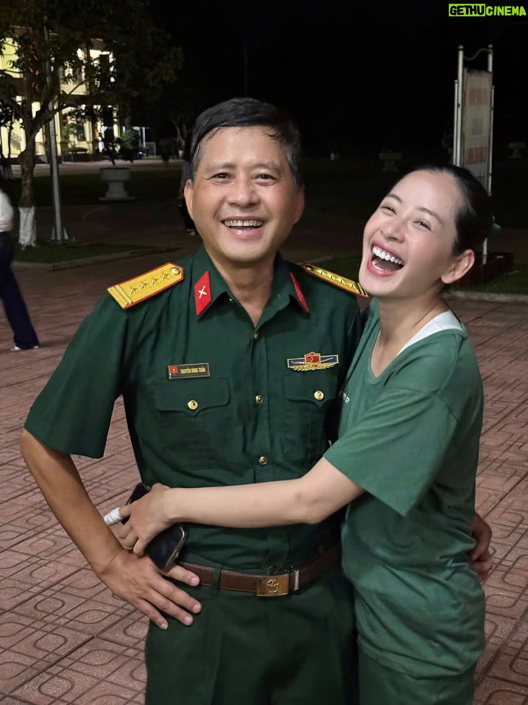 Chi Pu - 79.2K Likes - Những ngày cuối huấn luyện, mệt rã rời.
Thấy “đồng chí bố” xuất hiện ở sư đoàn 325, tinh thần lập tức hồi sinh!
Vỡ oàaaaa huhuhu 🫡💚

#Chipu #SaoNhapNgu #SaoNhapNgu2025