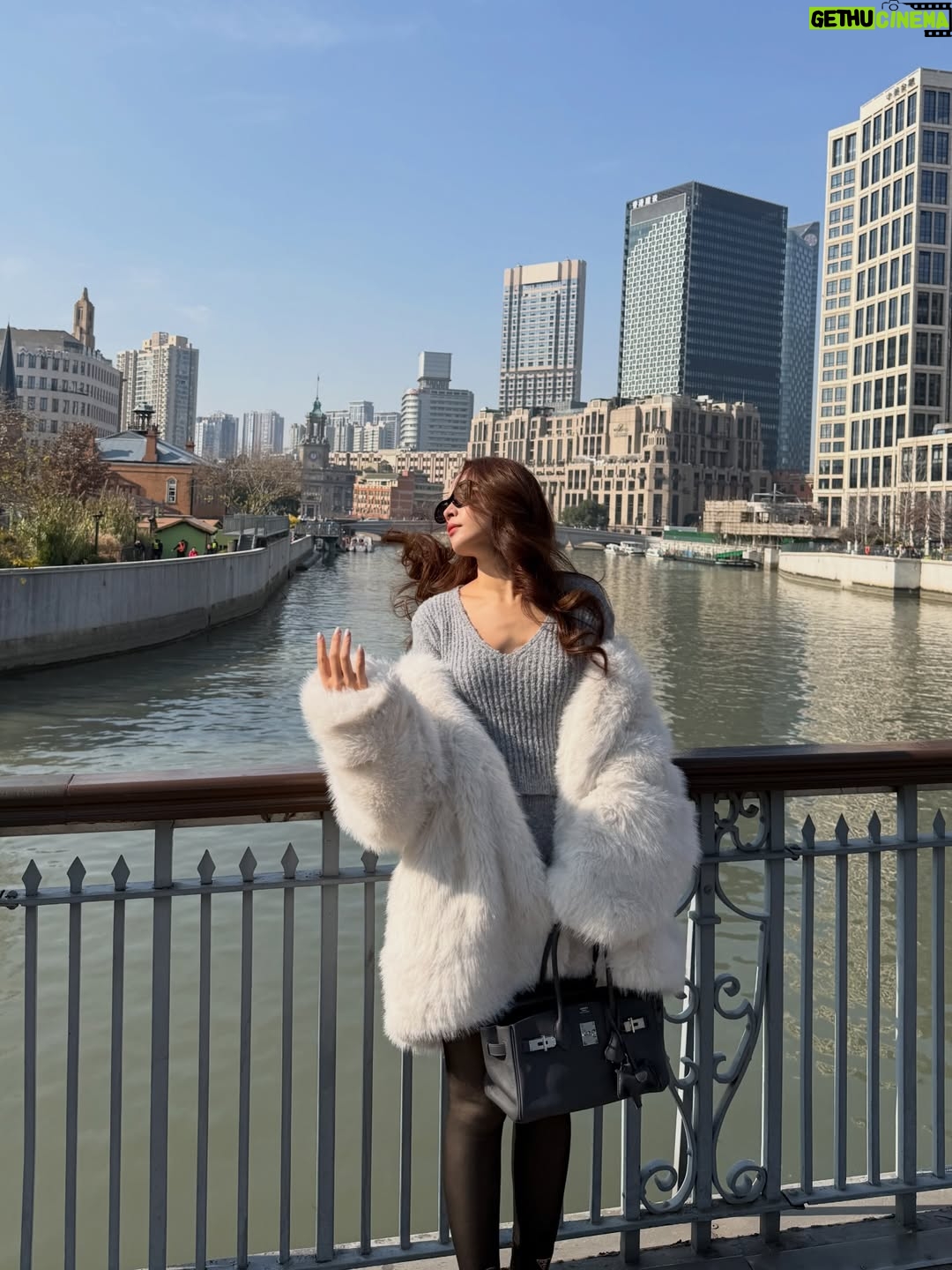 Chi Pu - 56.9K Likes - This New Year’s Eve, I chose to give myself a few days of real rest, no work, no rushing, just slowing down and savoring every moment of self-care.
So I can step into 2026 with full strength, ready for a busy and exciting year ahead ✨
Happy New Year. Wishing you peace, gentle days, and a heart that feels safe and full in 2026 💗