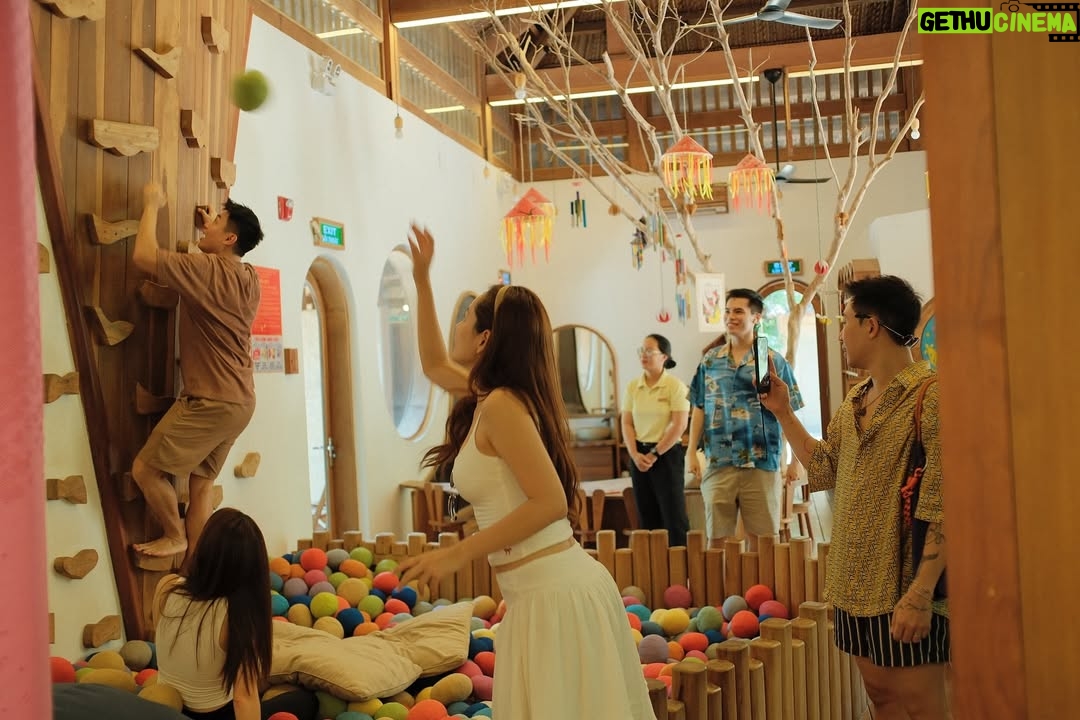 Chi Pu - 128K Likes - Chuyến đi có quá nhiều moment cần enjoy mà chỉ được post 20 tấm ảnh T.T