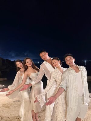 Chi Pu Instagram - Chuyến đi có quá nhiều moment cần enjoy mà chỉ được post 20 tấm ảnh T.T