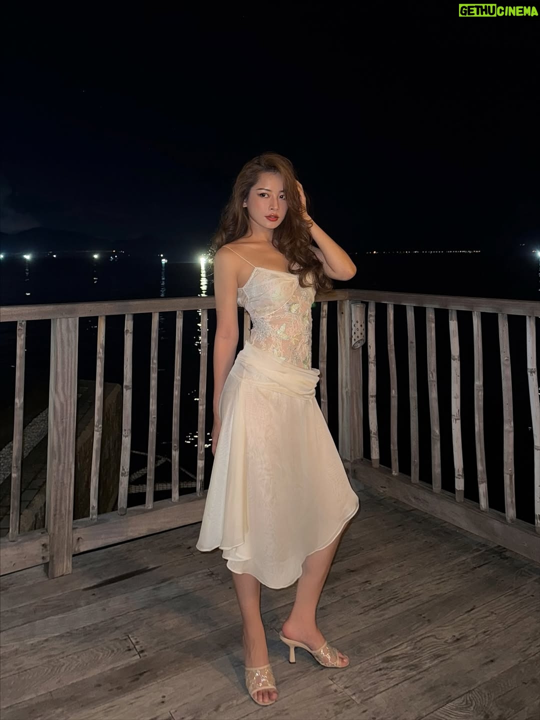 Chi Pu - 53.9K Likes - You better tell me…