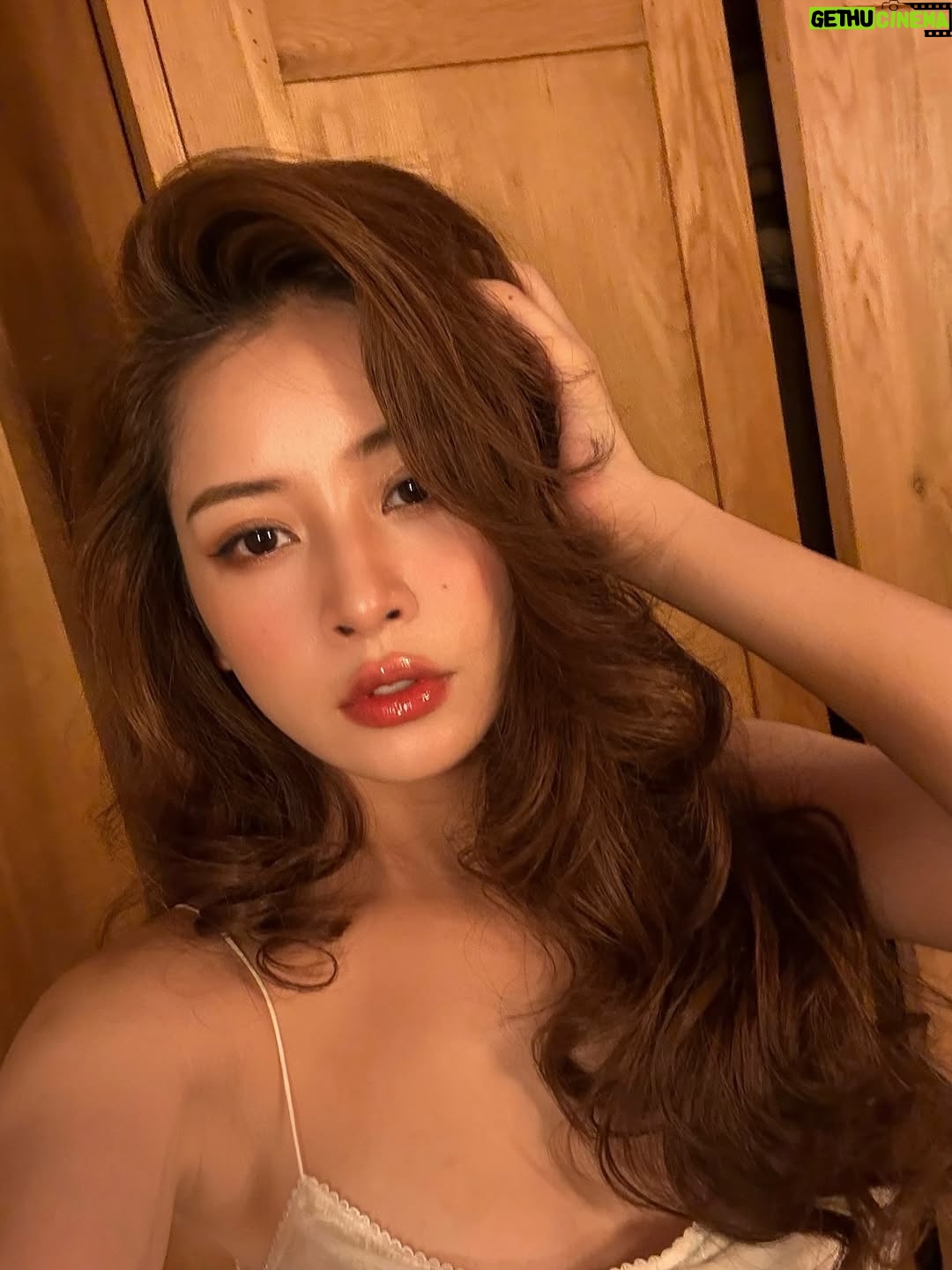 Chi Pu - 53.9K Likes - You better tell me…
