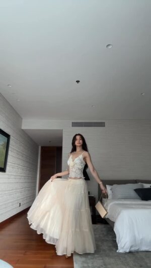 Chienna Filomeno Instagram - good morning, have a nice day ahead of you 🧚✨

still not over yesterday’s look, can’t wait to share more with you xx