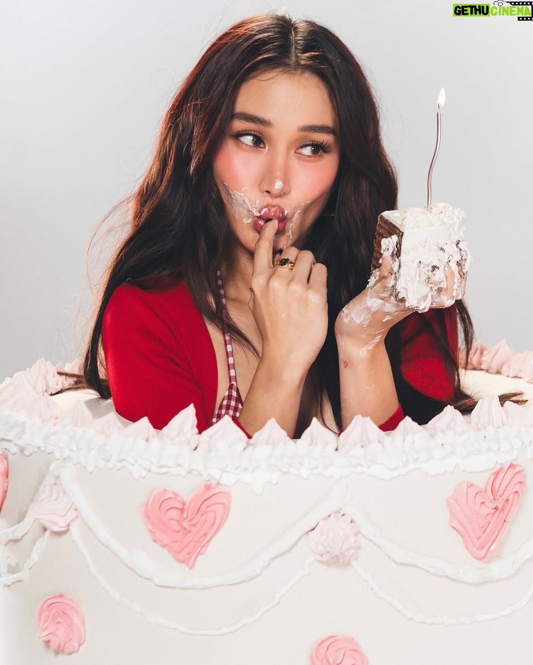Chienna Filomeno - 115.7K Likes - time to eat my cake 🍰 

Thank you so much to everyone who took the time to greet me on my birthday. 🥹 I read each and every message, and my heart is truly full. Grateful for all the love you’ve shown. Here’s to enjoying my last year in my 20s 🥰 #twenCHIEfine

Thank you @aegyocakes and @dessertdraft.bakingschool 🎂