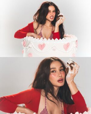 Chienna Filomeno Instagram - time to eat my cake 🍰 

Thank you so much to everyone who took the time to greet me on my birthday. 🥹 I read each and every message, and my heart is truly full. Grateful for all the love you’ve shown. Here’s to enjoying my last year in my 20s 🥰 #twenCHIEfine

Thank you @aegyocakes and @dessertdraft.bakingschool 🎂