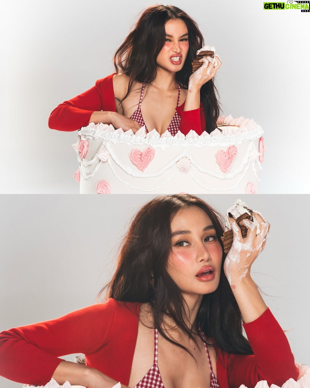 Chienna Filomeno - 115.7K Likes - time to eat my cake 🍰 

Thank you so much to everyone who took the time to greet me on my birthday. 🥹 I read each and every message, and my heart is truly full. Grateful for all the love you’ve shown. Here’s to enjoying my last year in my 20s 🥰 #twenCHIEfine

Thank you @aegyocakes and @dessertdraft.bakingschool 🎂