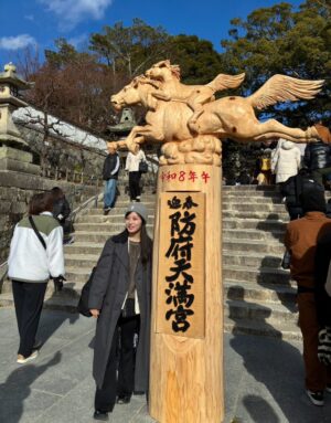 Chihiro Kawakami Instagram - 13年ぶりのお正月休みは
山口県防府市へ!
おじいちゃんの故郷です👴🏻
小さい頃みんなで遊んだ記憶と
懐かしい街並みにほくほくしました!
防府天満宮で初詣もできて良い1年のはじまり🐴✨