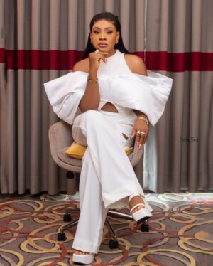 Chioma Okafor Instagram -  1 🥳🎂

So Blessed, So Grateful ✨

⚡️ : @kachyfrank_photography
⚡️: @dezys_dazzles 
⚡️: @maris_vogue
 ⚡️: @jshotelph
⚡️: @samawoman 

#BirthdayGirl #FocusOnChioma
