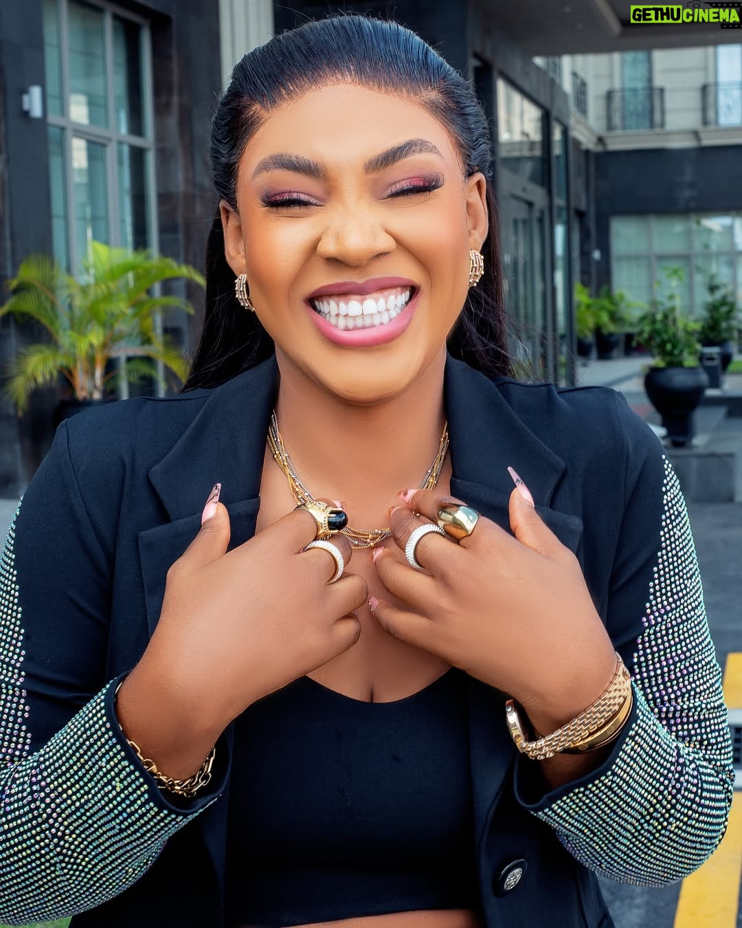 Chioma Okafor - 9K Likes - Because I have the Almighty’s Backing🙏
Cheers to another year 💃🏼🎂🥳

Super Thankful for the Love & Kindness shown to me… Lord! 😩✨