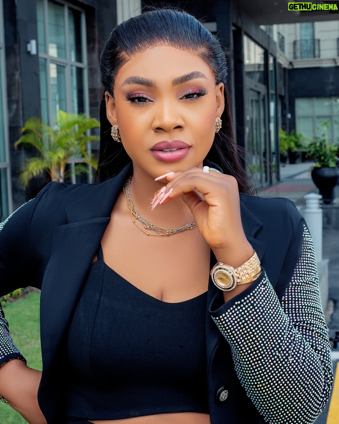 Chioma Okafor - 9K Likes - Because I have the Almighty’s Backing🙏
Cheers to another year 💃🏼🎂🥳

Super Thankful for the Love & Kindness shown to me… Lord! 😩✨